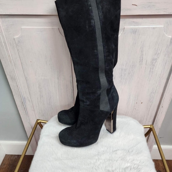 Guess Boots - Picture 2 of 3